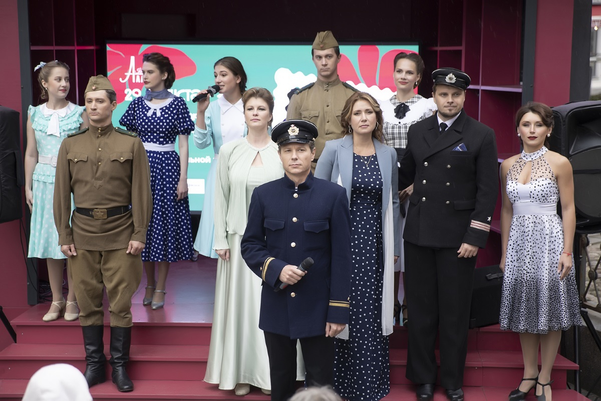 Концерт в рамках фестиваля «Театральный Петербург на Книжных аллеях»