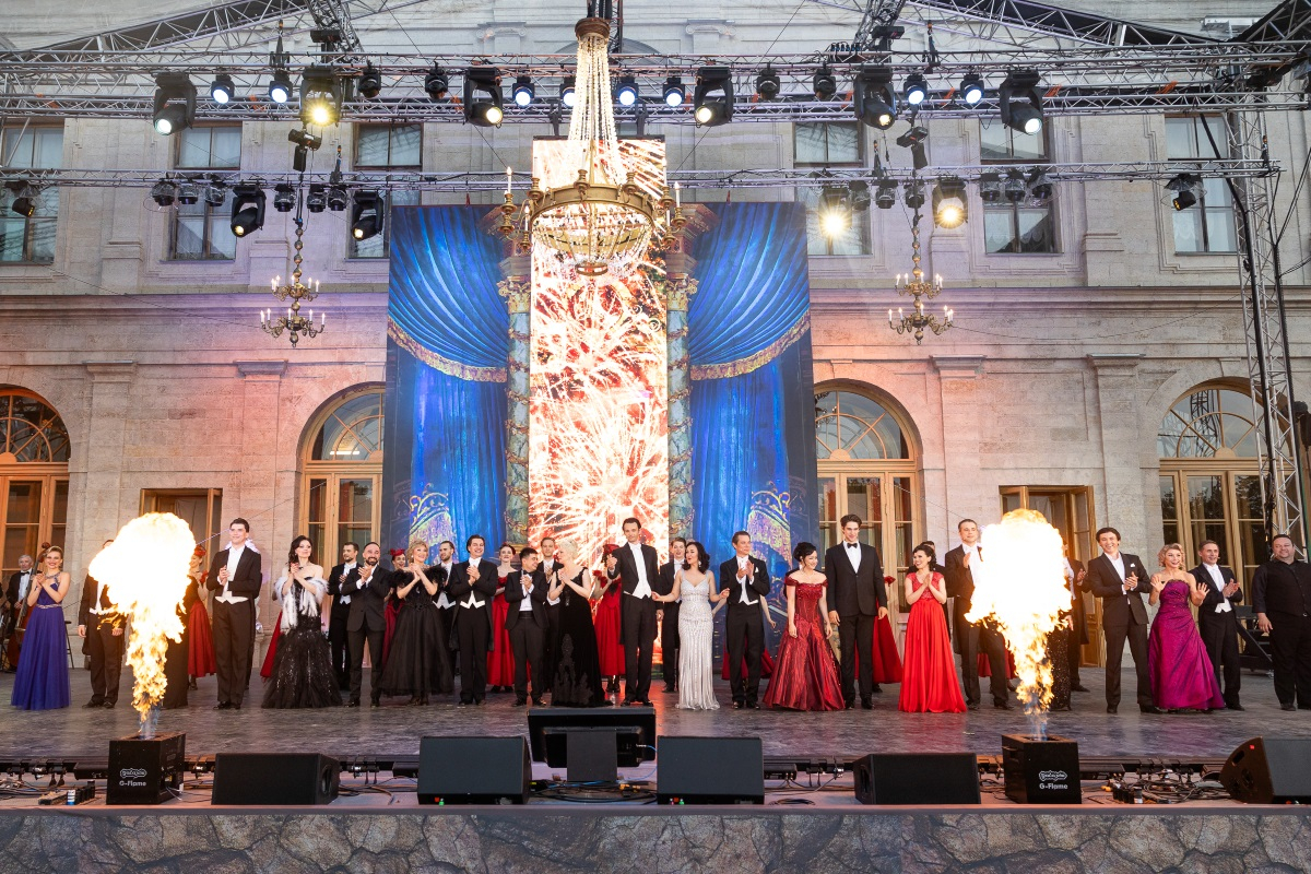 Гала-концерт в Гатчинском парке Гала-концерт в Гатчинском парке