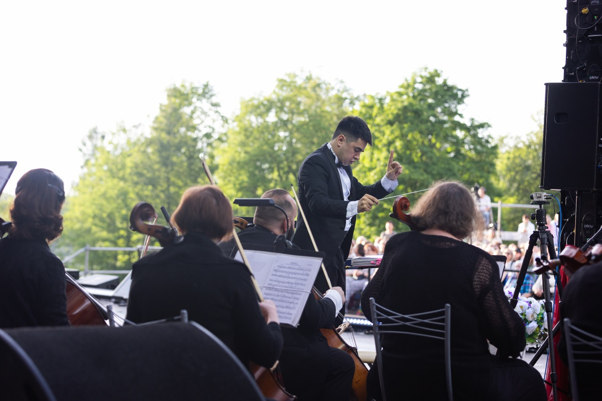 Гала-концерт в Гатчинском парке. Маэстро Аллаяр Латыпов Гала-концерт в Гатчинском парке. Маэстро Аллаяр Латыпов