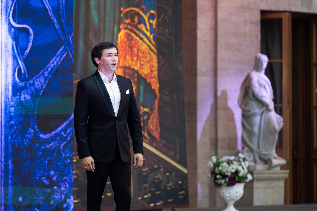 Гала-концерт в Гатчинском парке. Бегзот Садыков Гала-концерт в Гатчинском парке. Бегзот Садыков